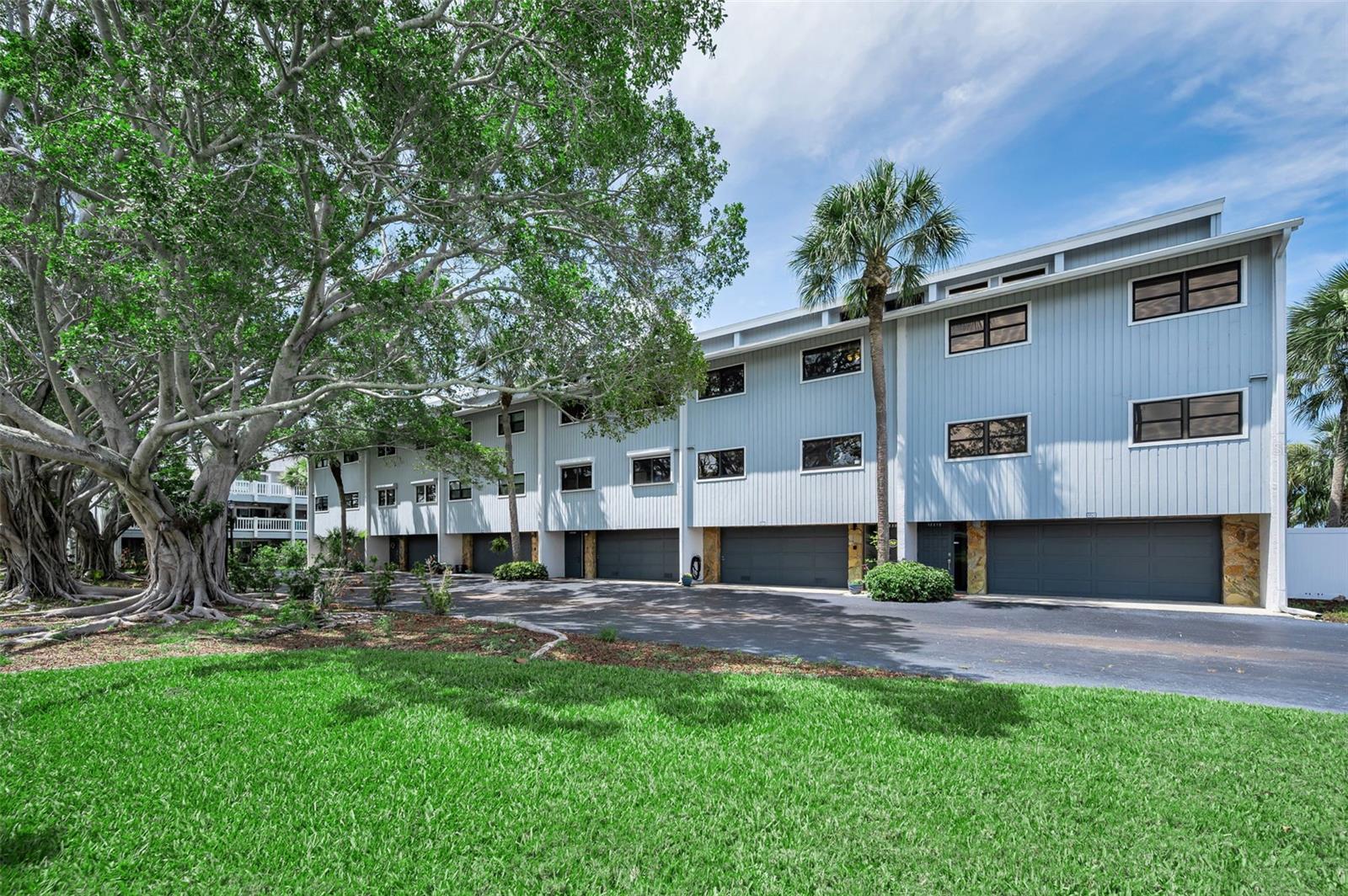 CAPRI HARBOR CONDO - Residential