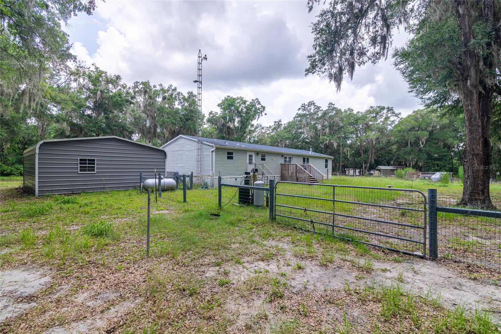 GIF CLARK GRANT - Residential