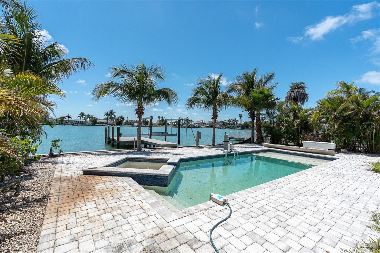 CRYSTAL ISLAND - Residential