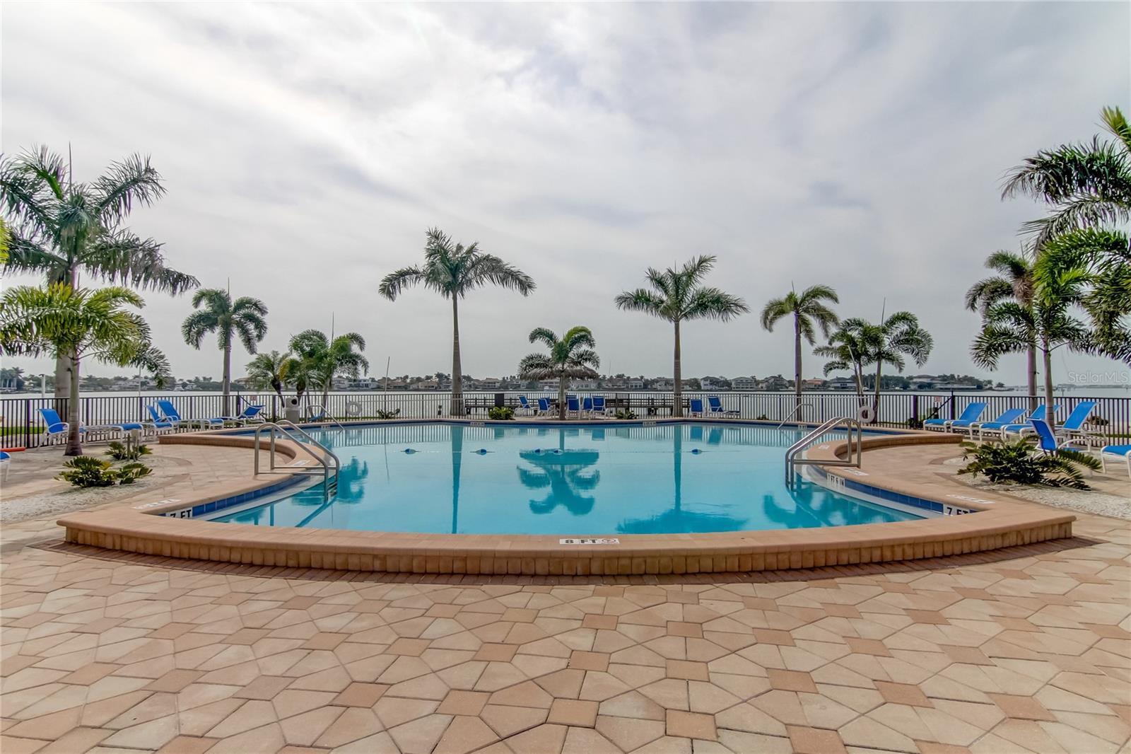 BAYWAY ISLES POINT BRITTANY FOUR - Residential