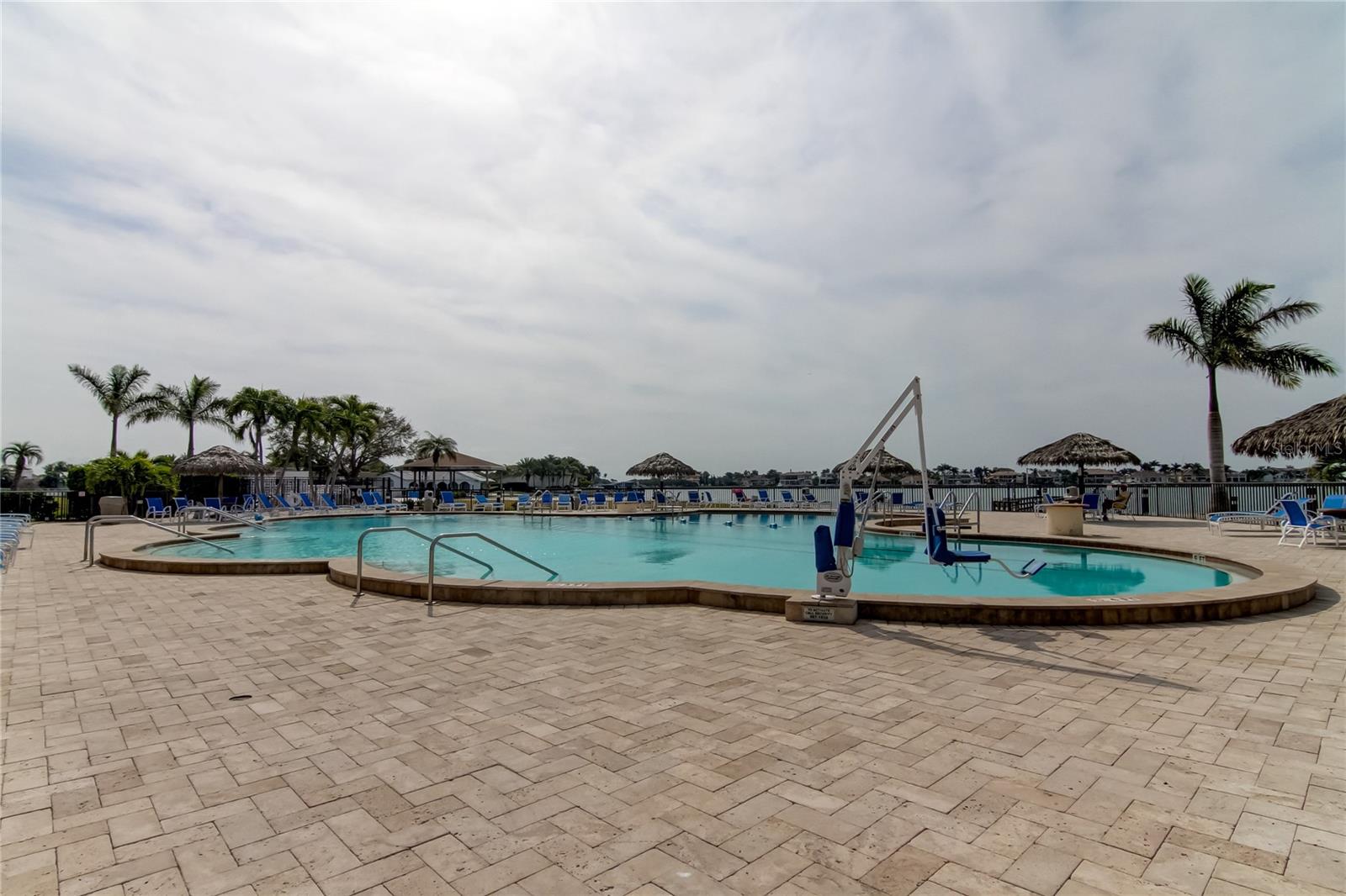 BAYWAY ISLES POINT BRITTANY FOUR - Residential