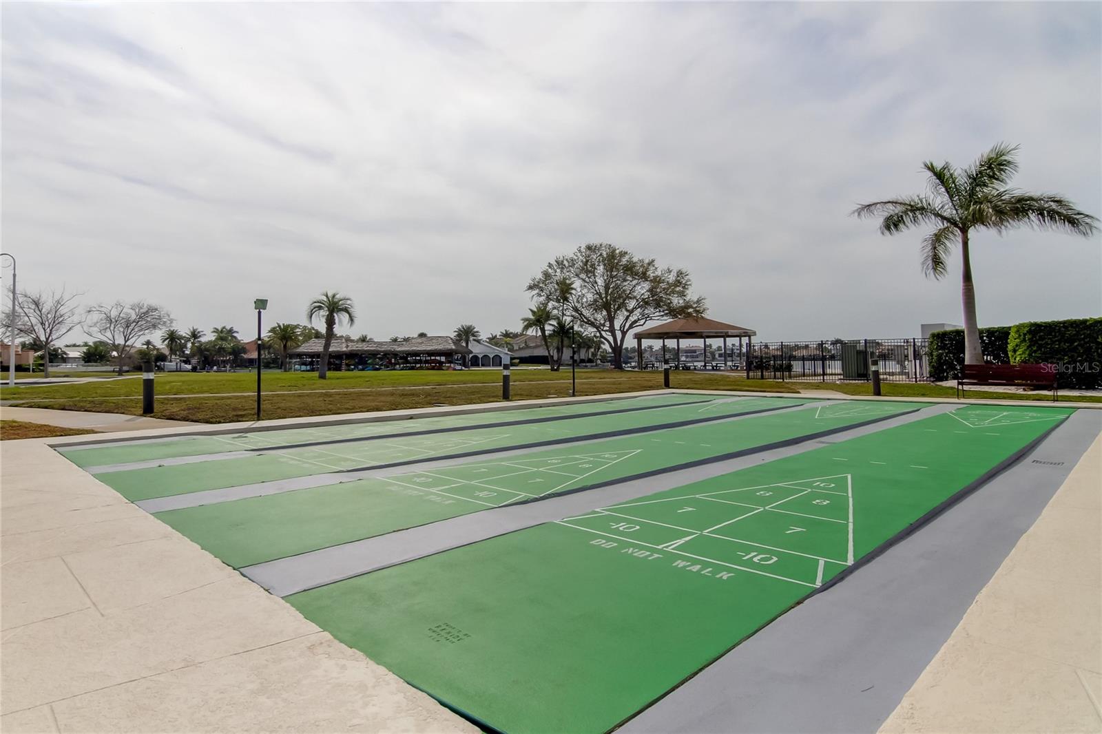 BAYWAY ISLES POINT BRITTANY FOUR - Residential