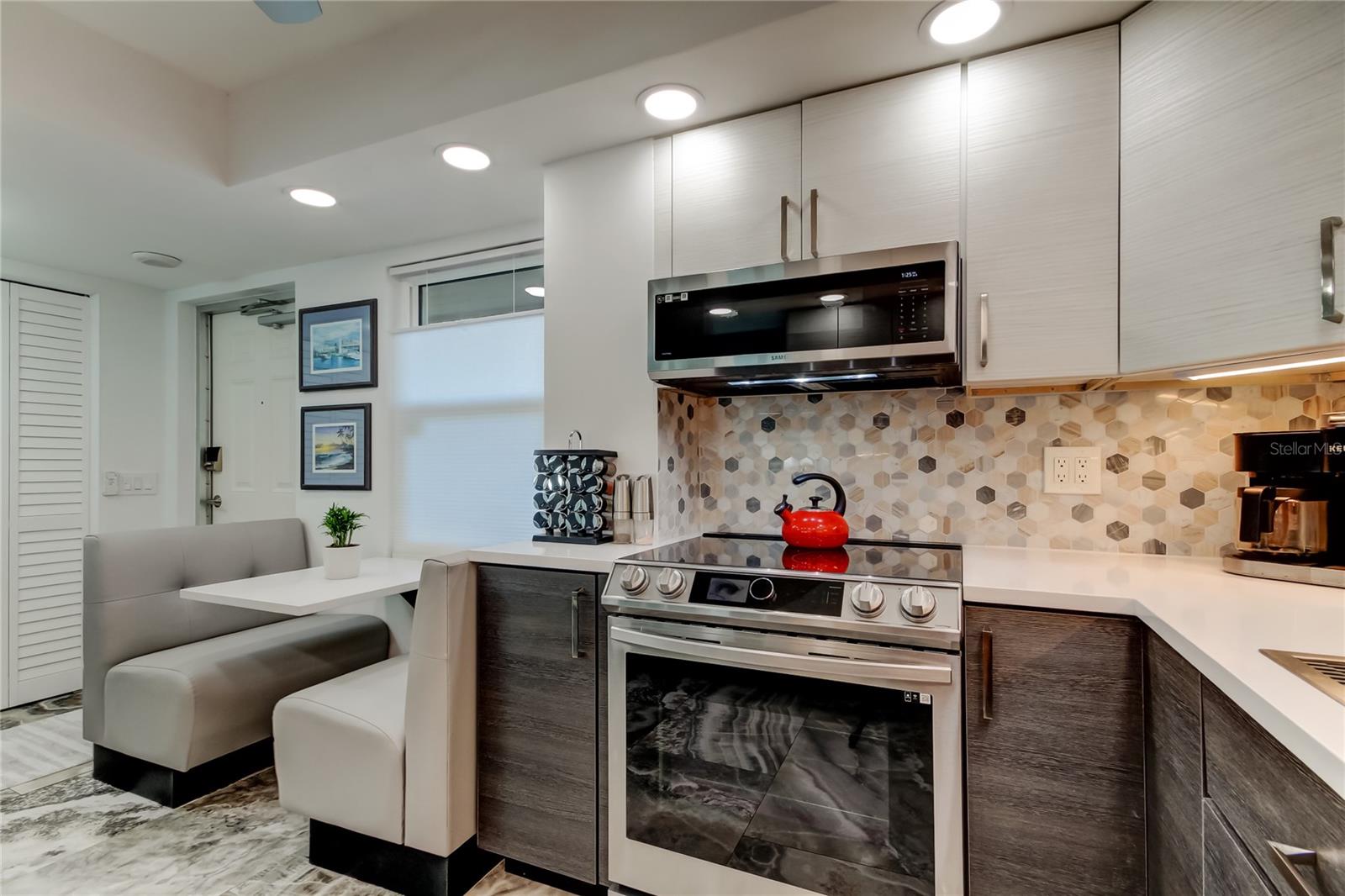 BAYWAY ISLES POINT BRITTANY FOUR - Residential