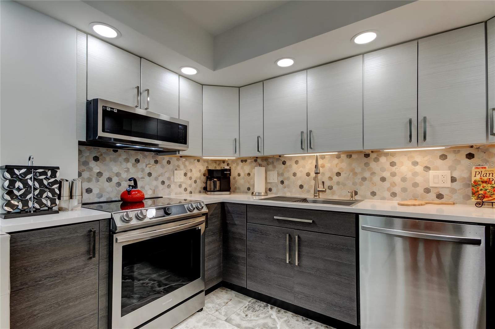 BAYWAY ISLES POINT BRITTANY FOUR - Residential