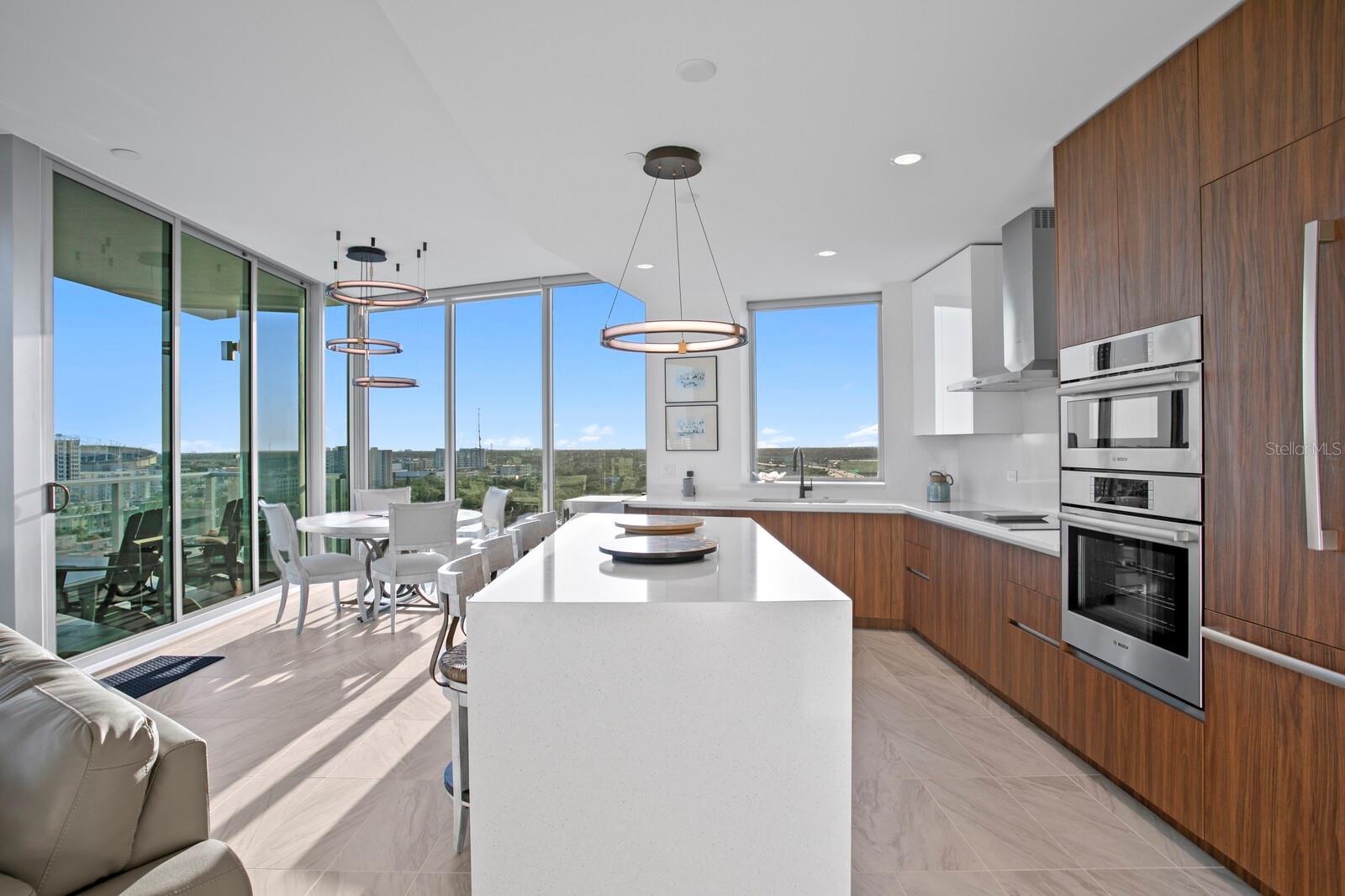 REFLECTION CONDO - Residential