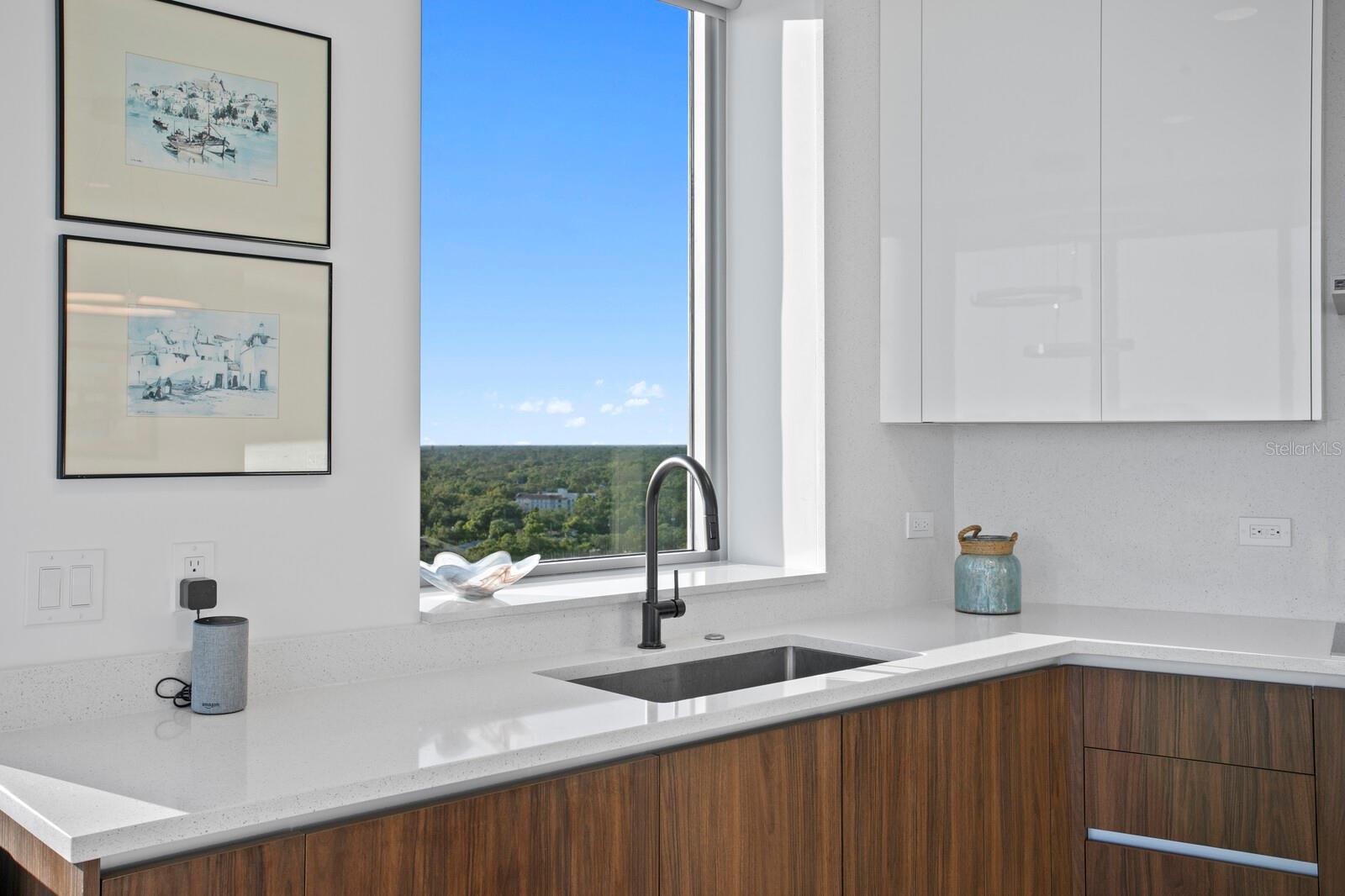 REFLECTION CONDO - Residential