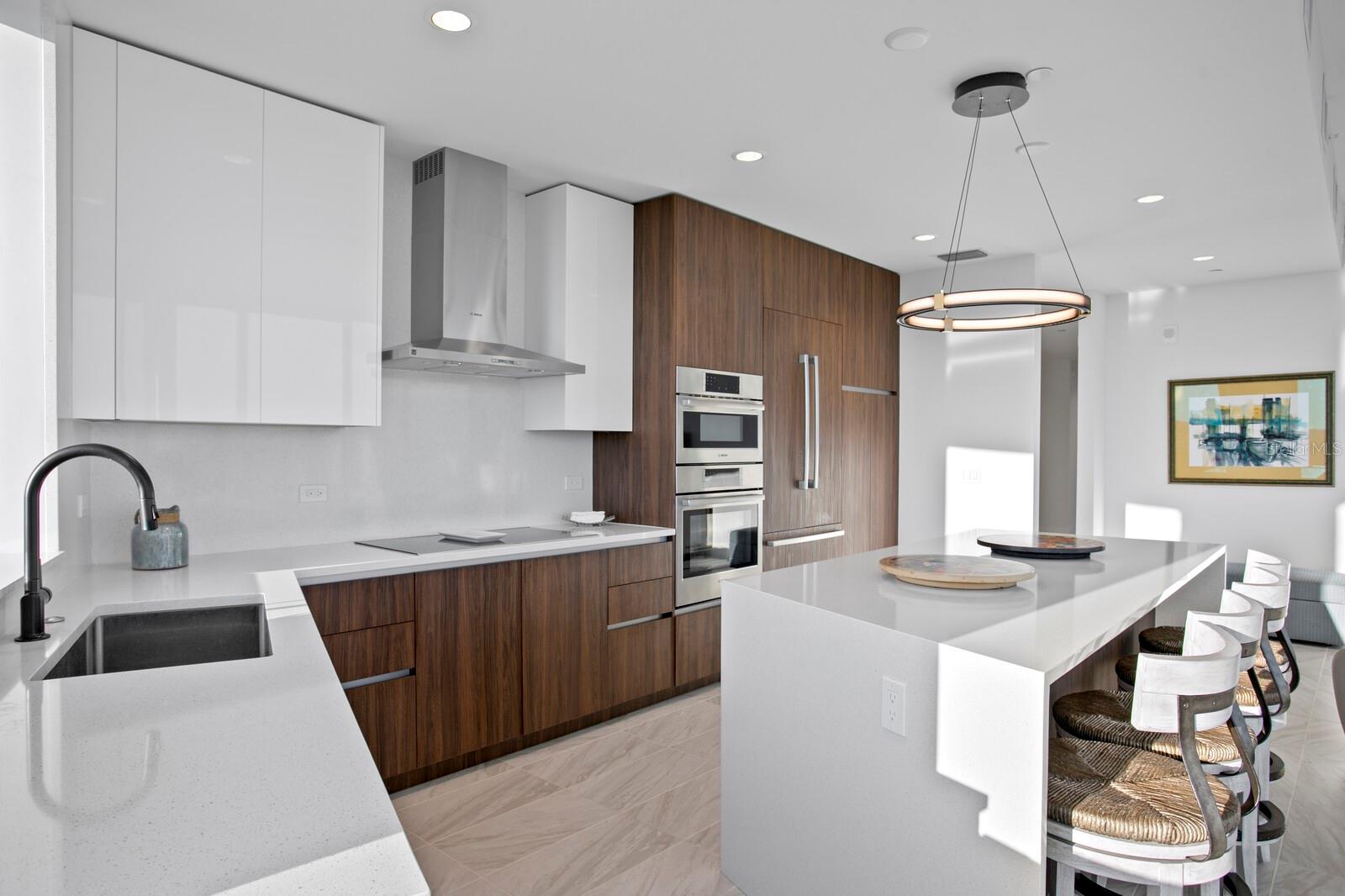 REFLECTION CONDO - Residential