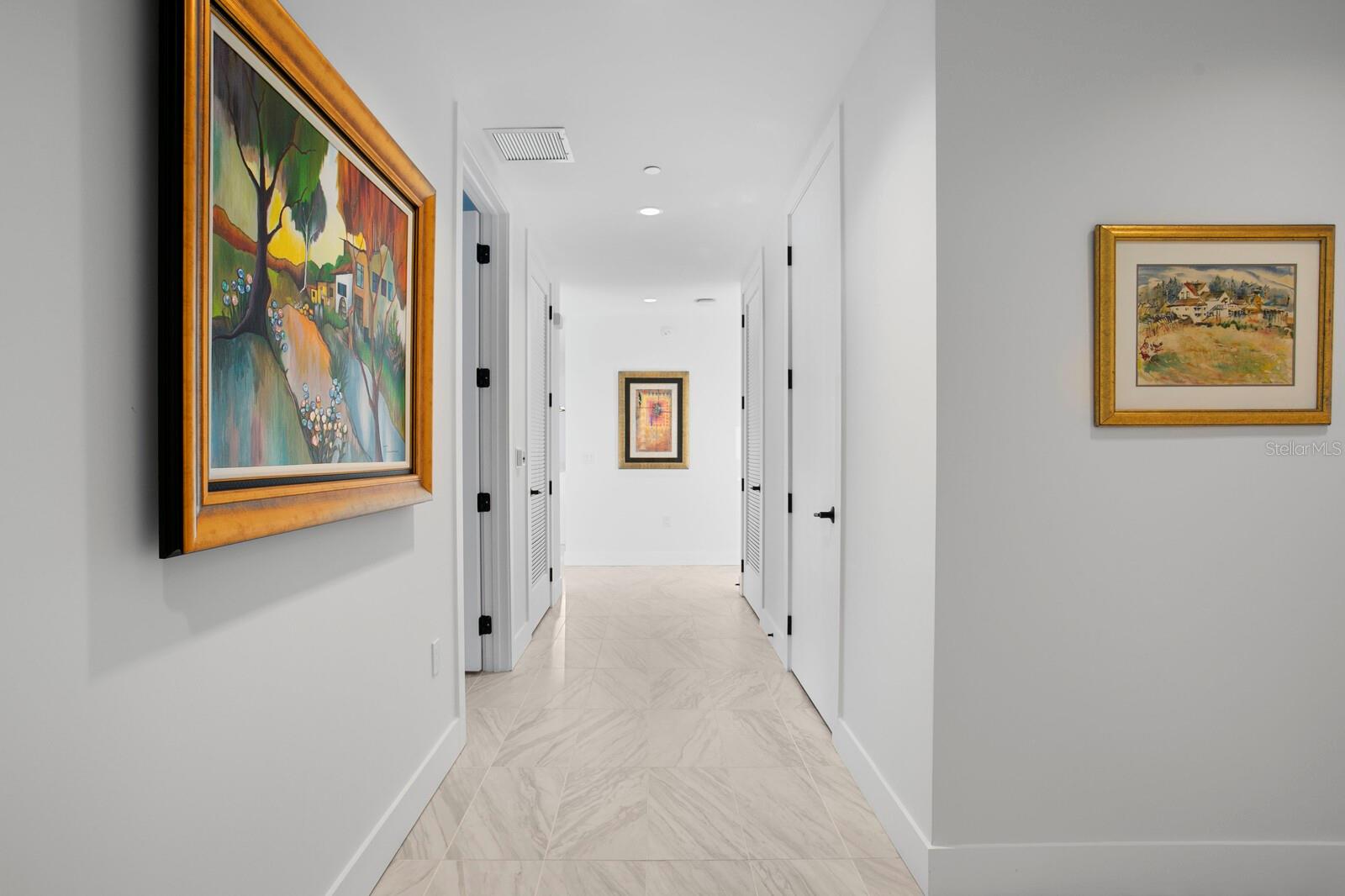 REFLECTION CONDO - Residential