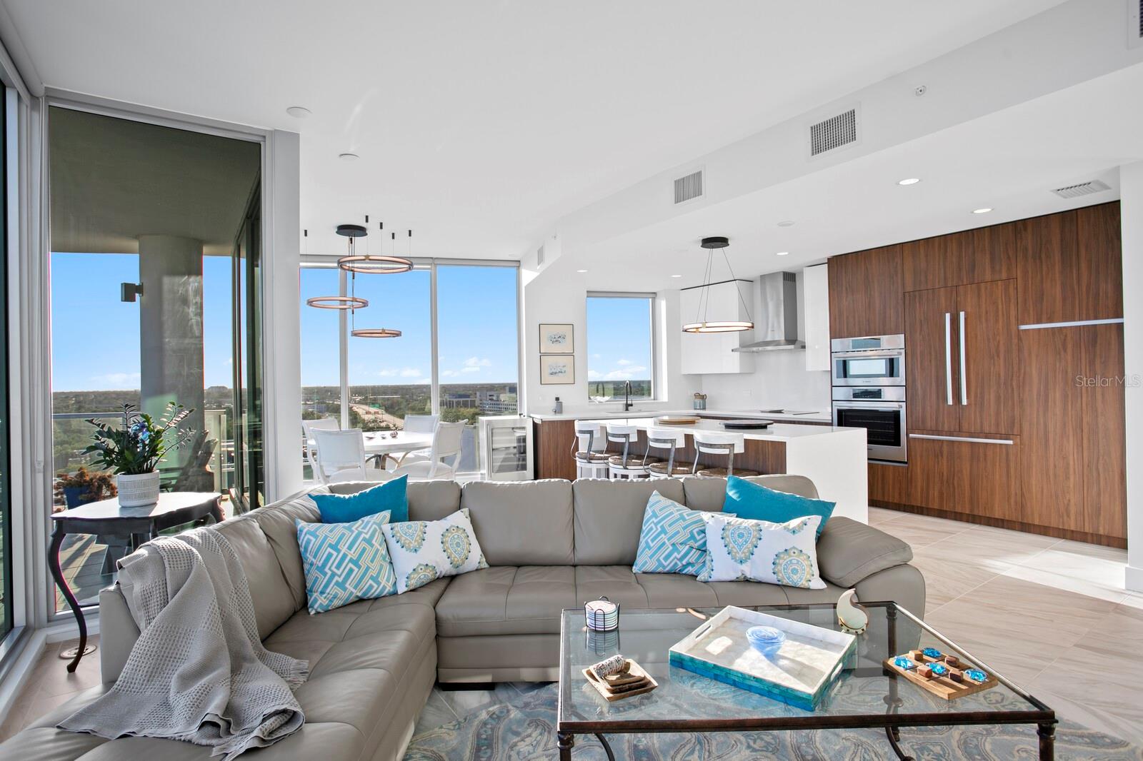 REFLECTION CONDO - Residential