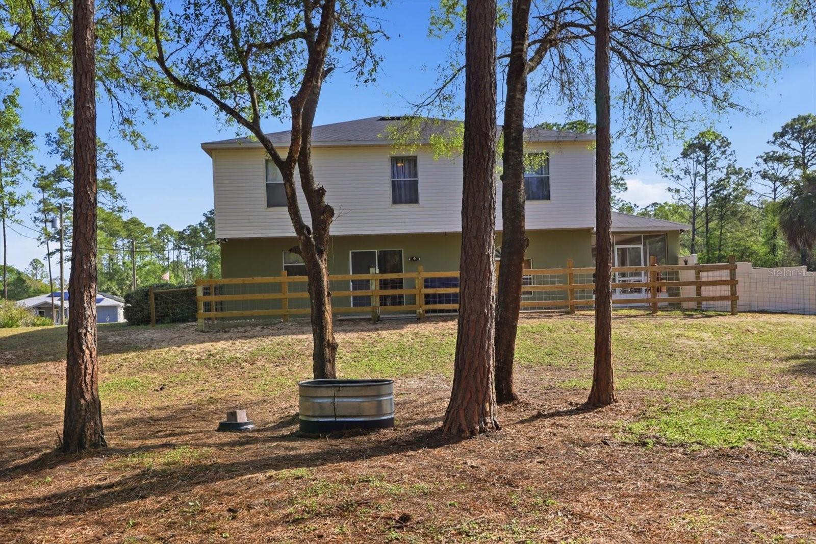 CRYSTAL MANOR UNIT 02 - Residential