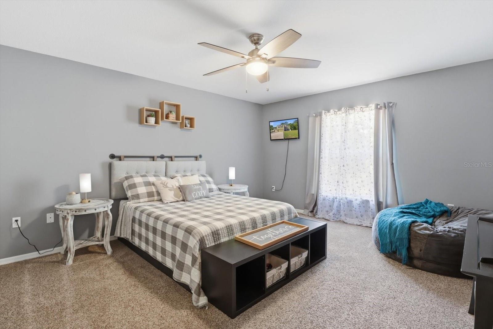 CRYSTAL MANOR UNIT 02 - Residential