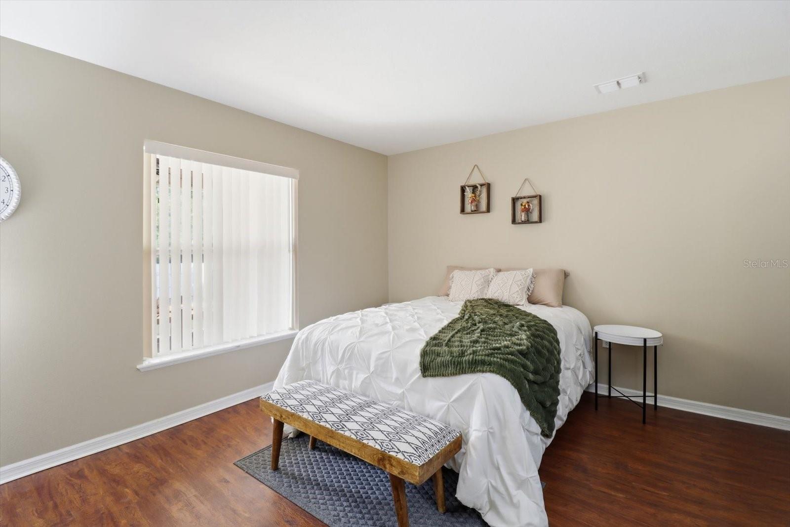 CRYSTAL MANOR UNIT 02 - Residential
