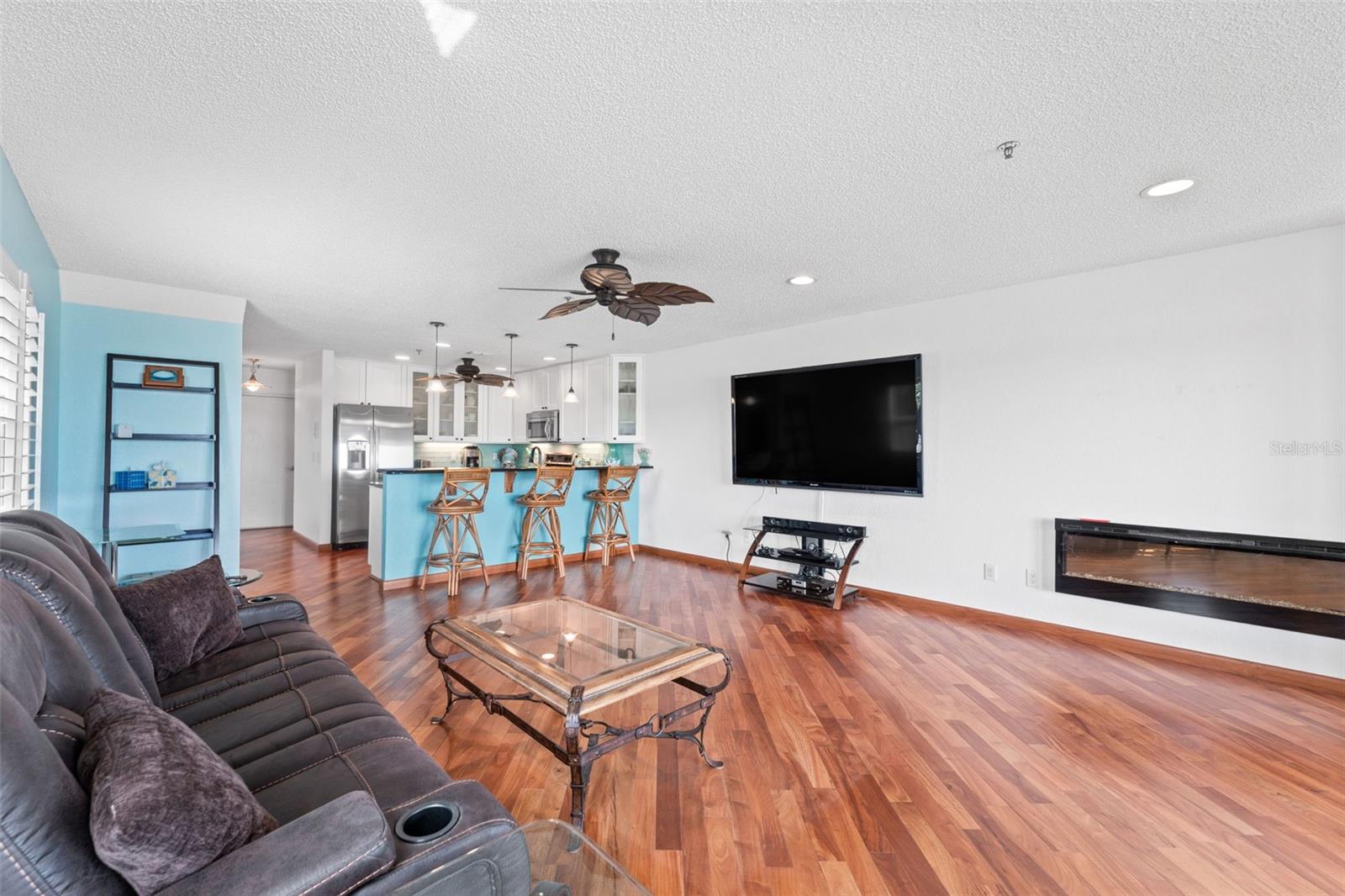 RIVER EDGE ACRES - Residential