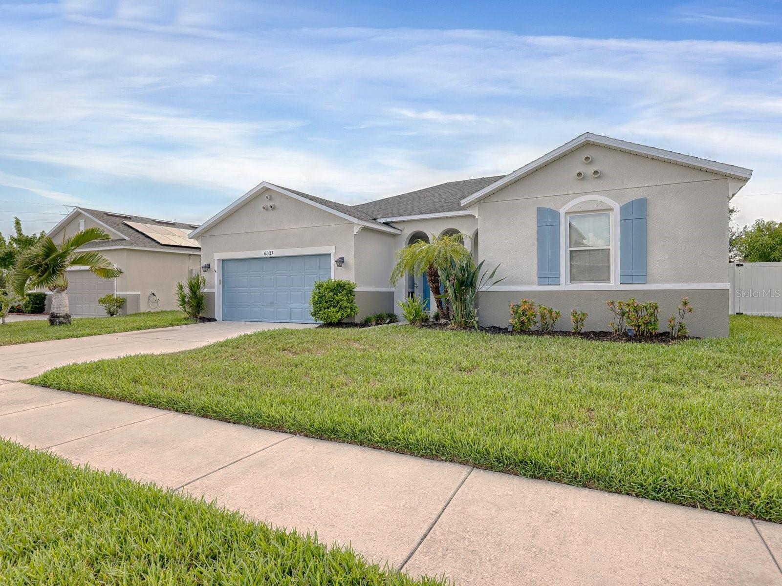 STERLING LAKE - Residential