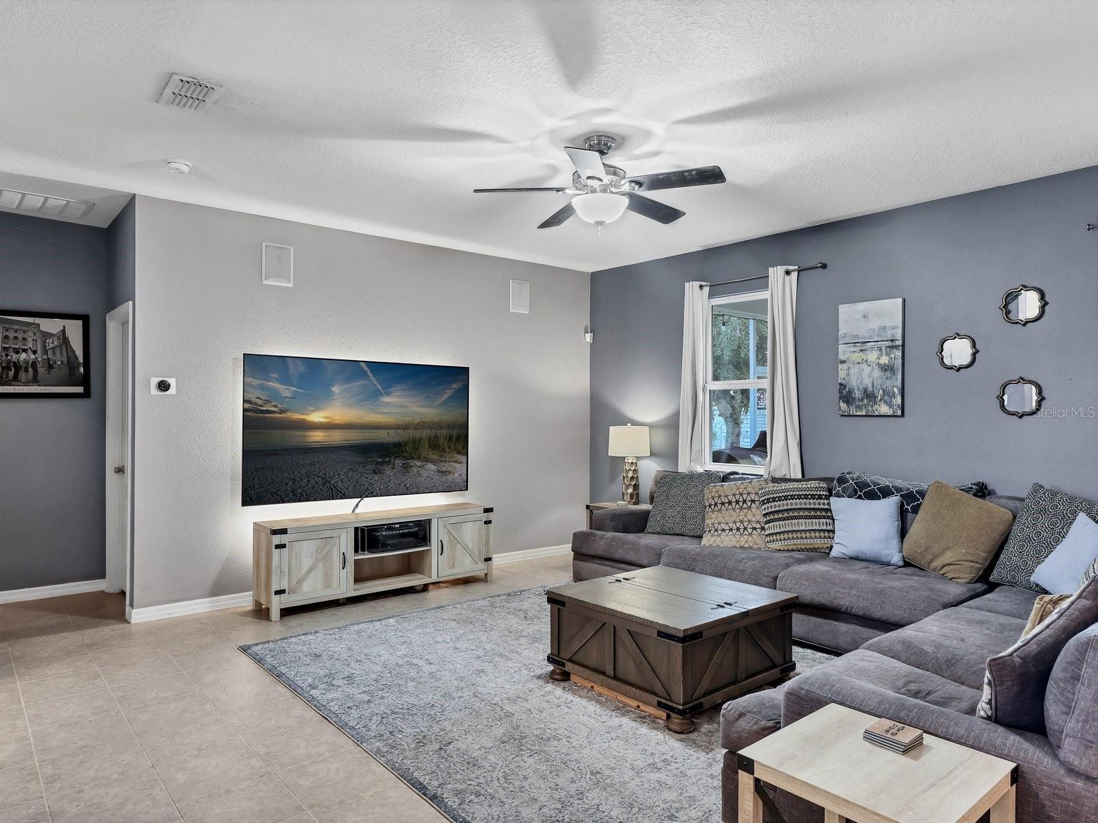 STERLING LAKE - Residential