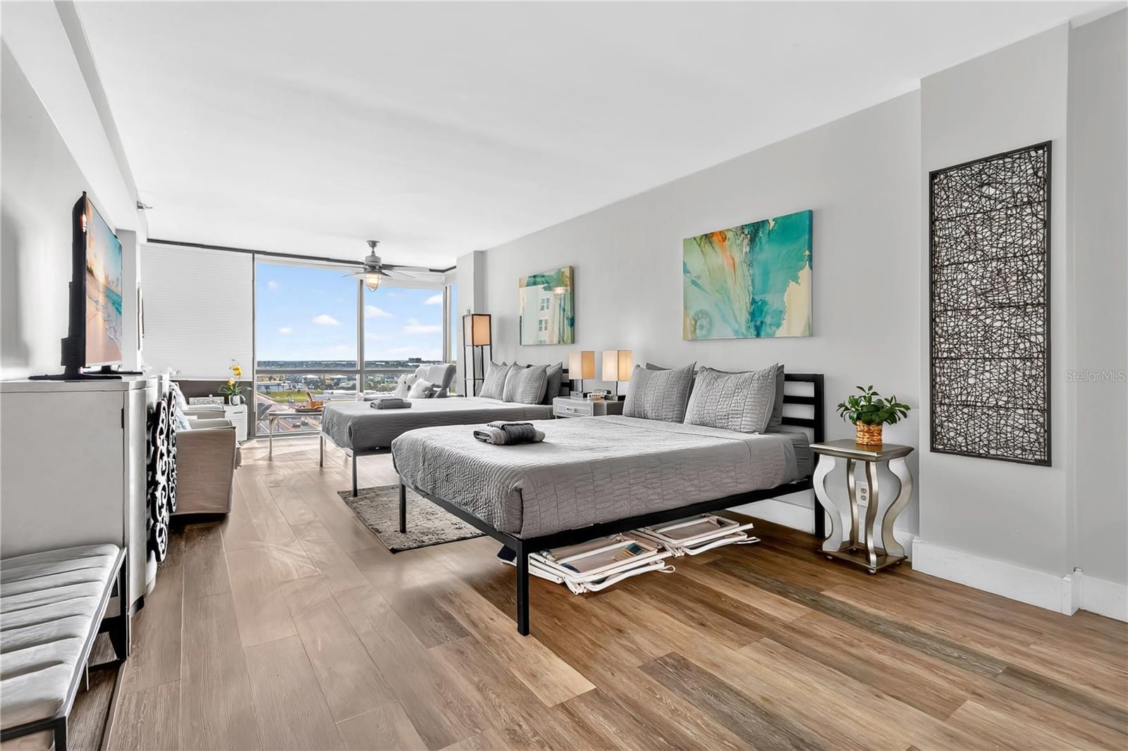OCEANSIDE INN, A CONDO - Residential