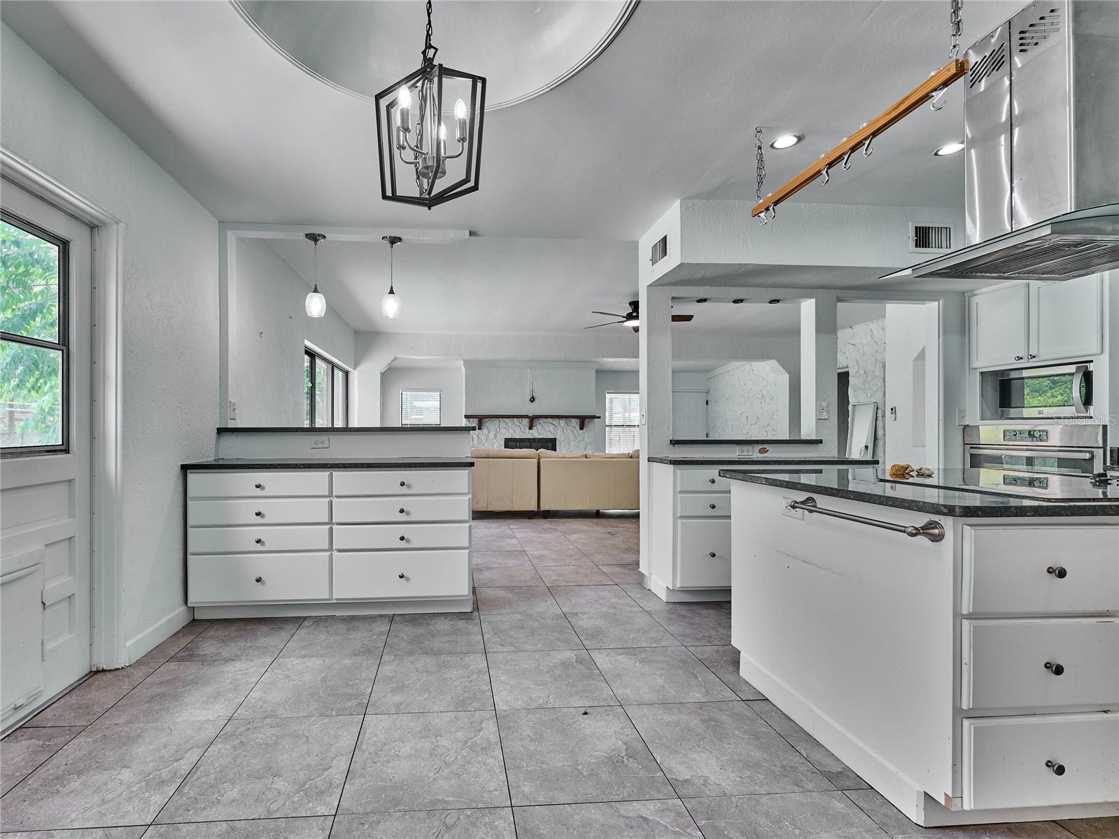GROVE MANORS - Residential