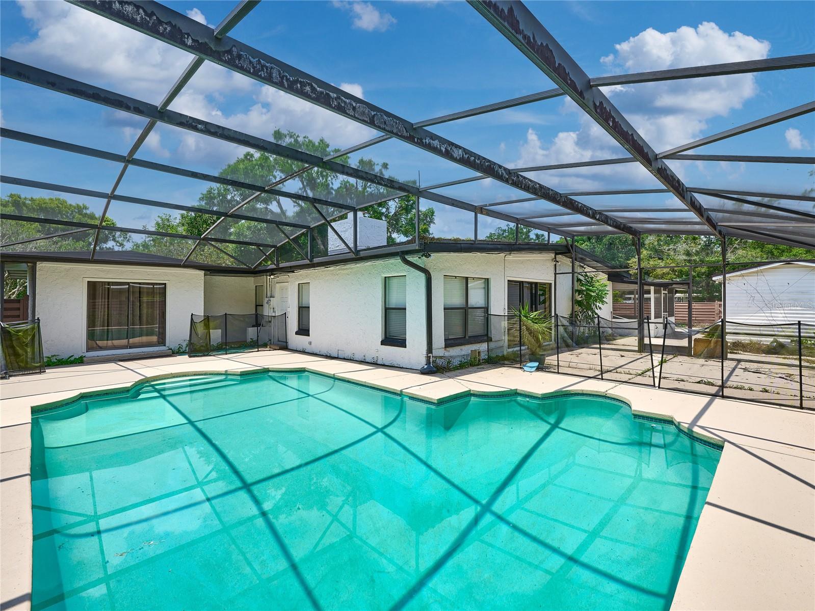 GROVE MANORS - Residential