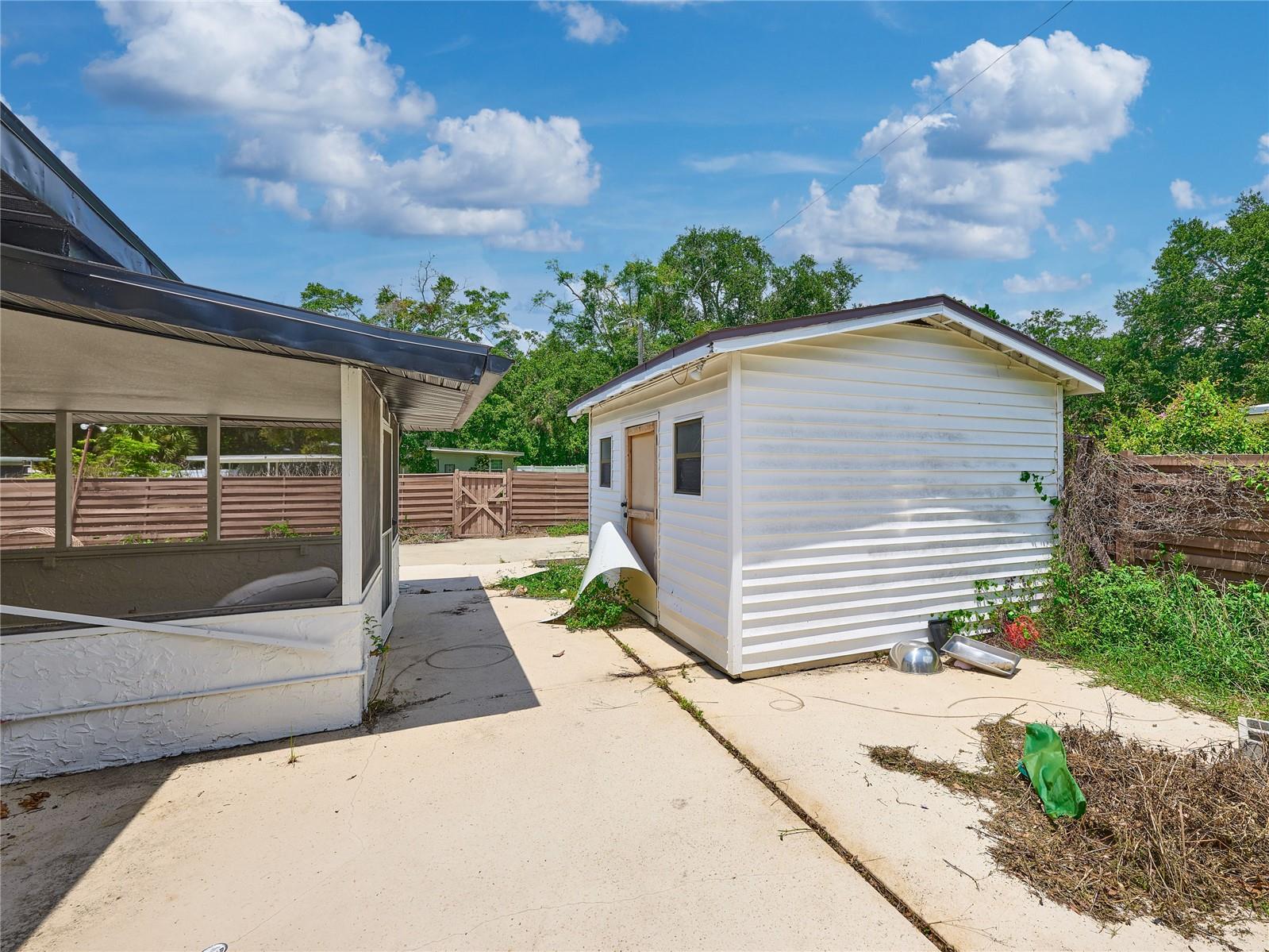 GROVE MANORS - Residential