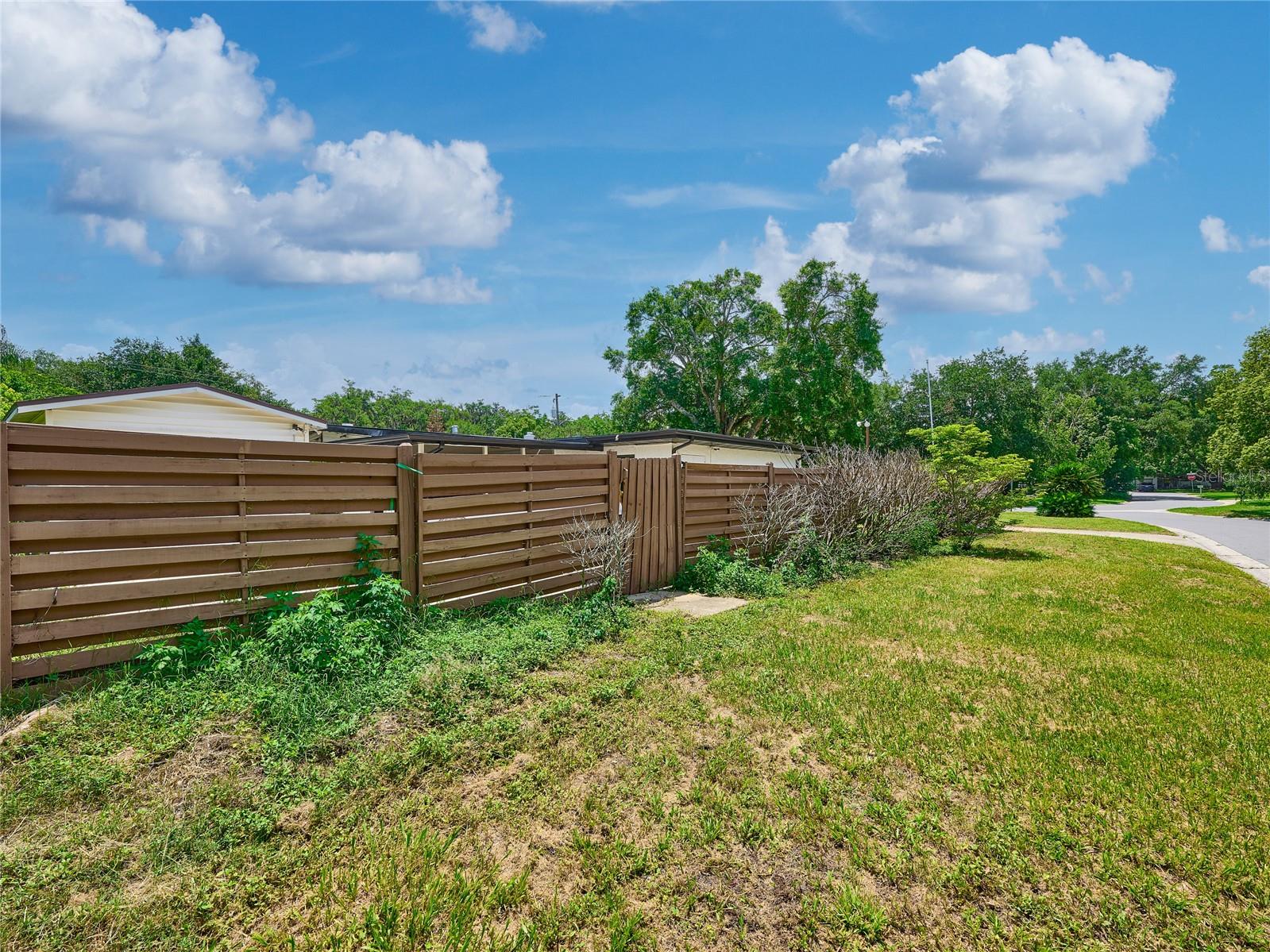 GROVE MANORS - Residential