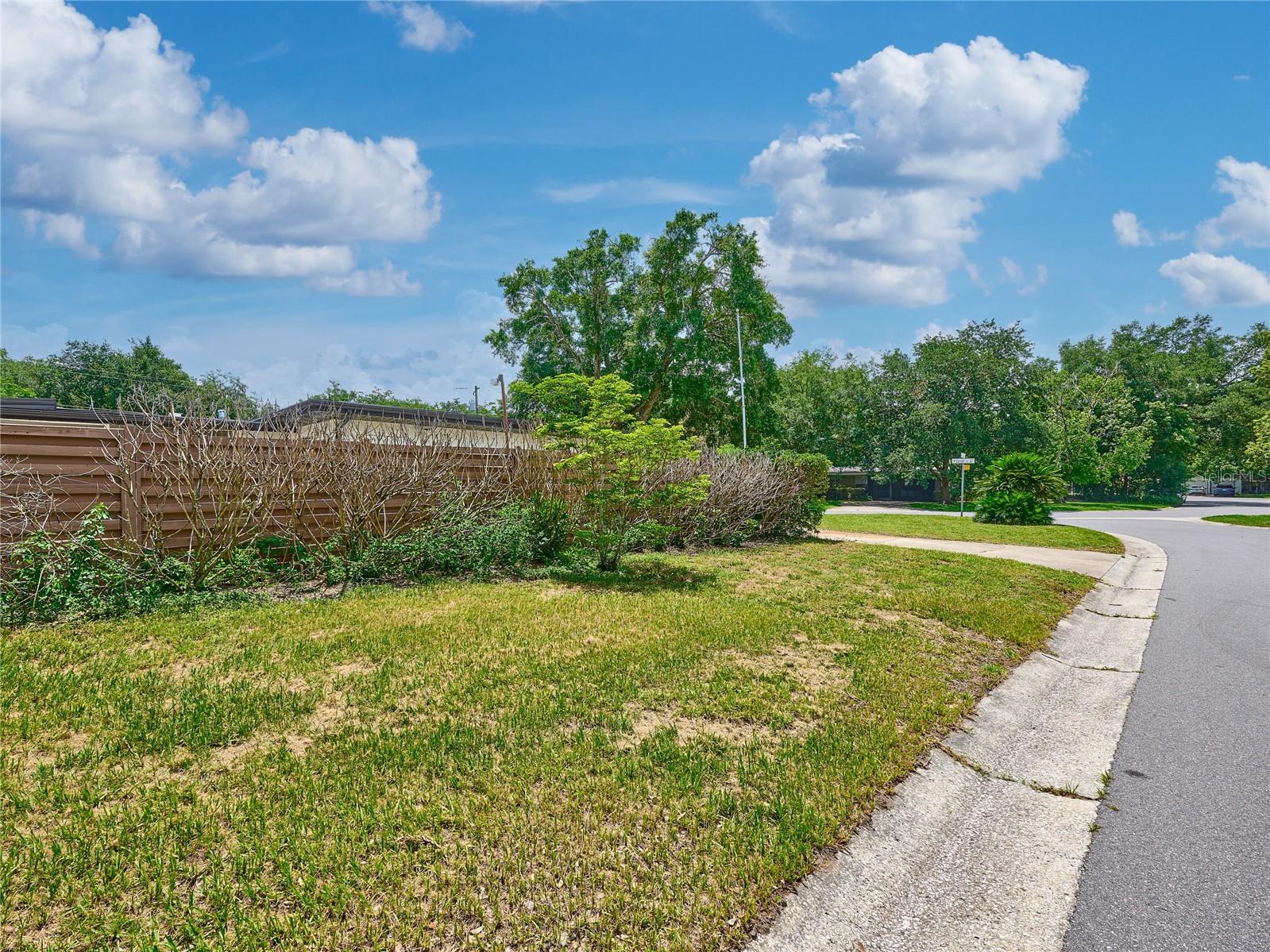 GROVE MANORS - Residential