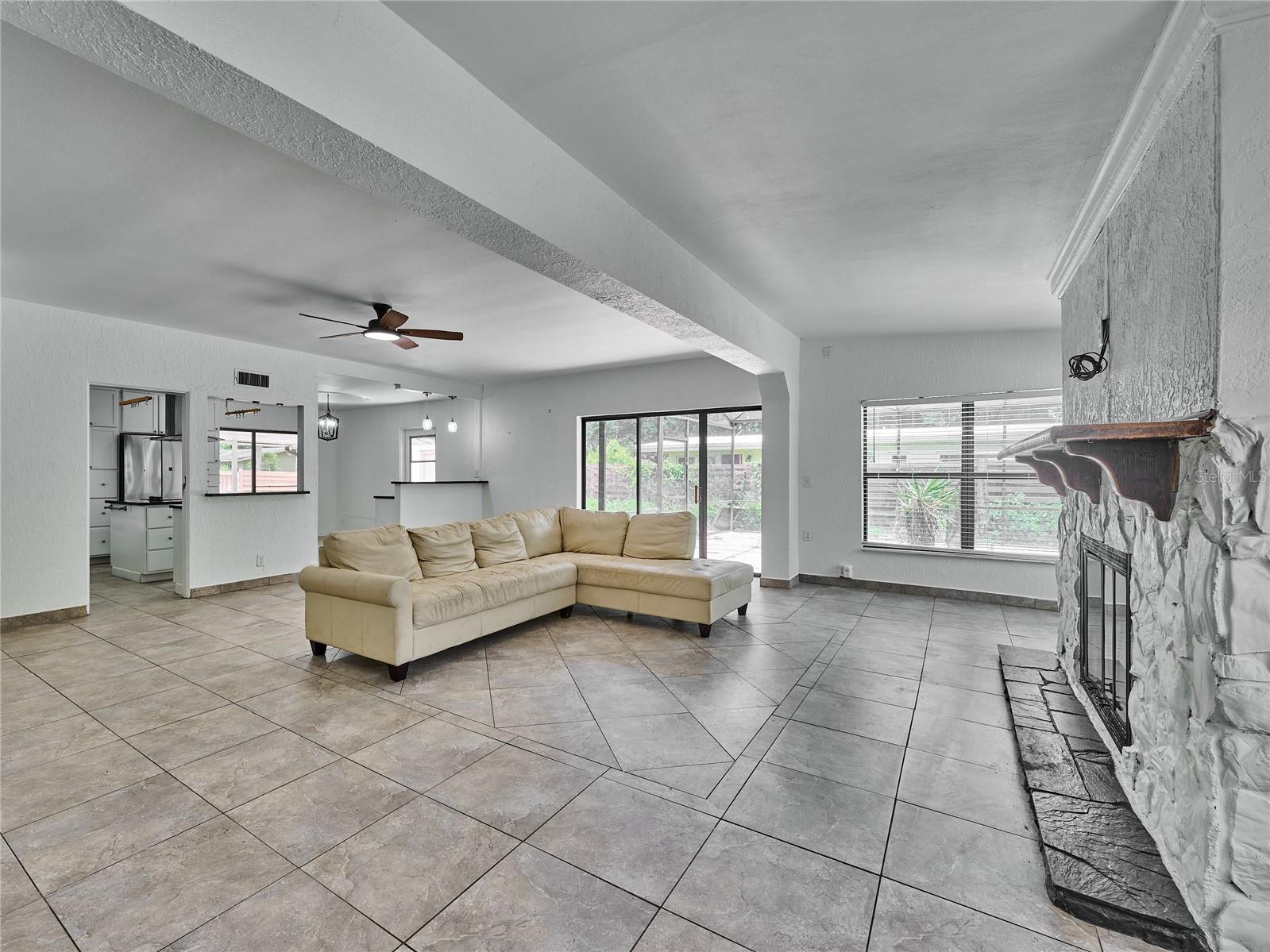 GROVE MANORS - Residential