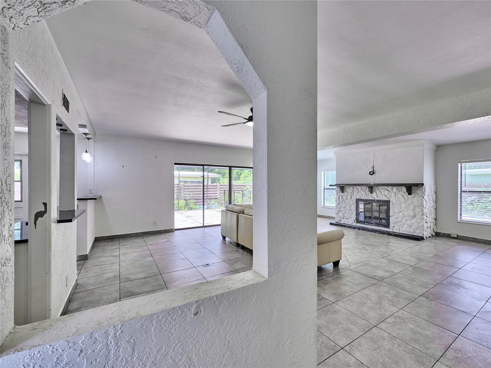 GROVE MANORS - Residential