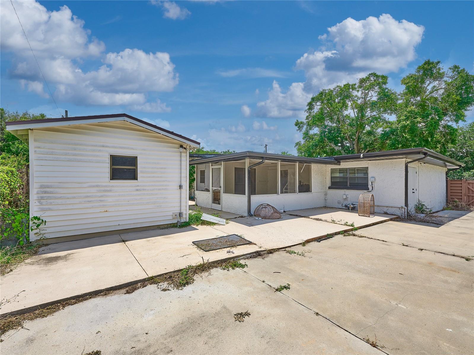 GROVE MANORS - Residential