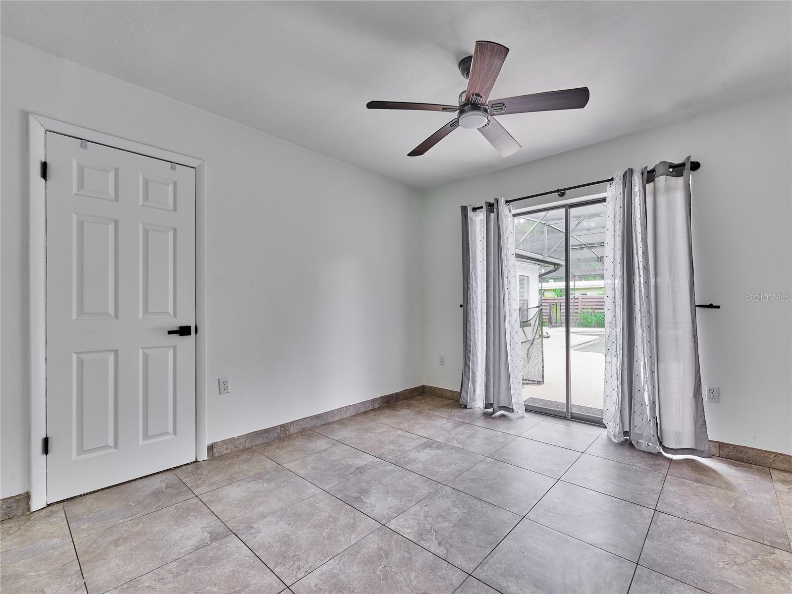 GROVE MANORS - Residential