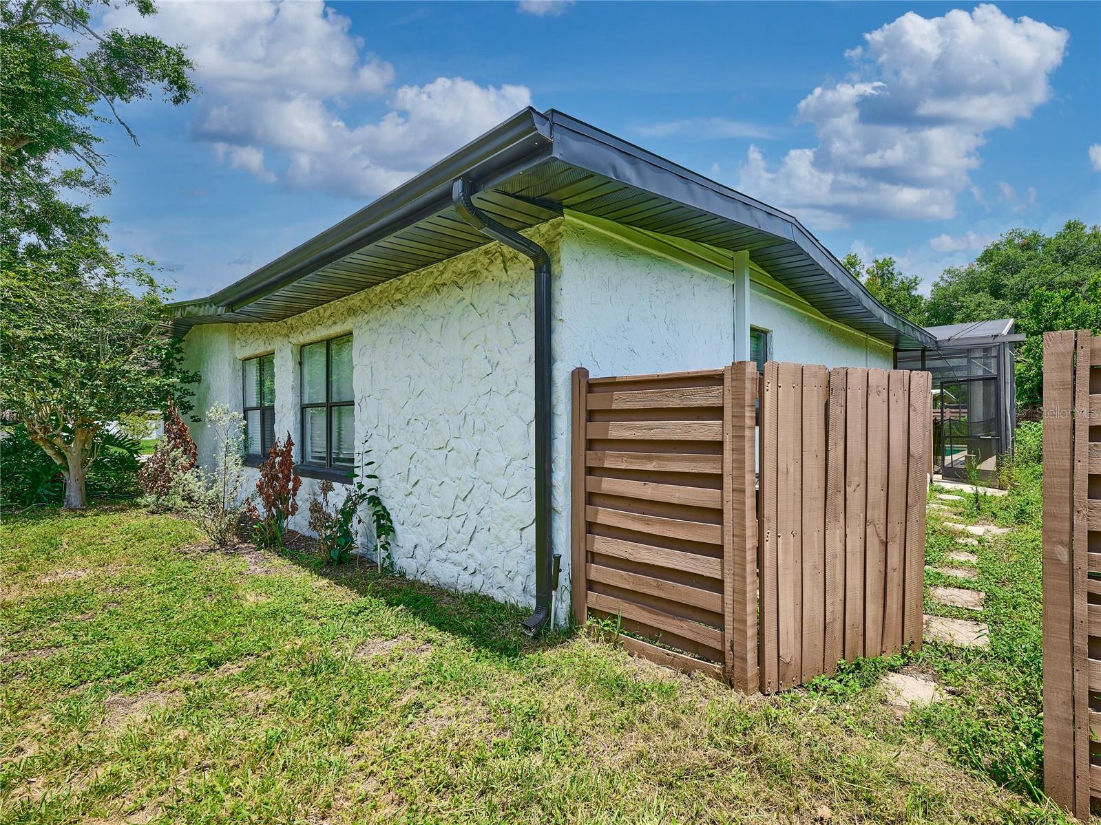GROVE MANORS - Residential