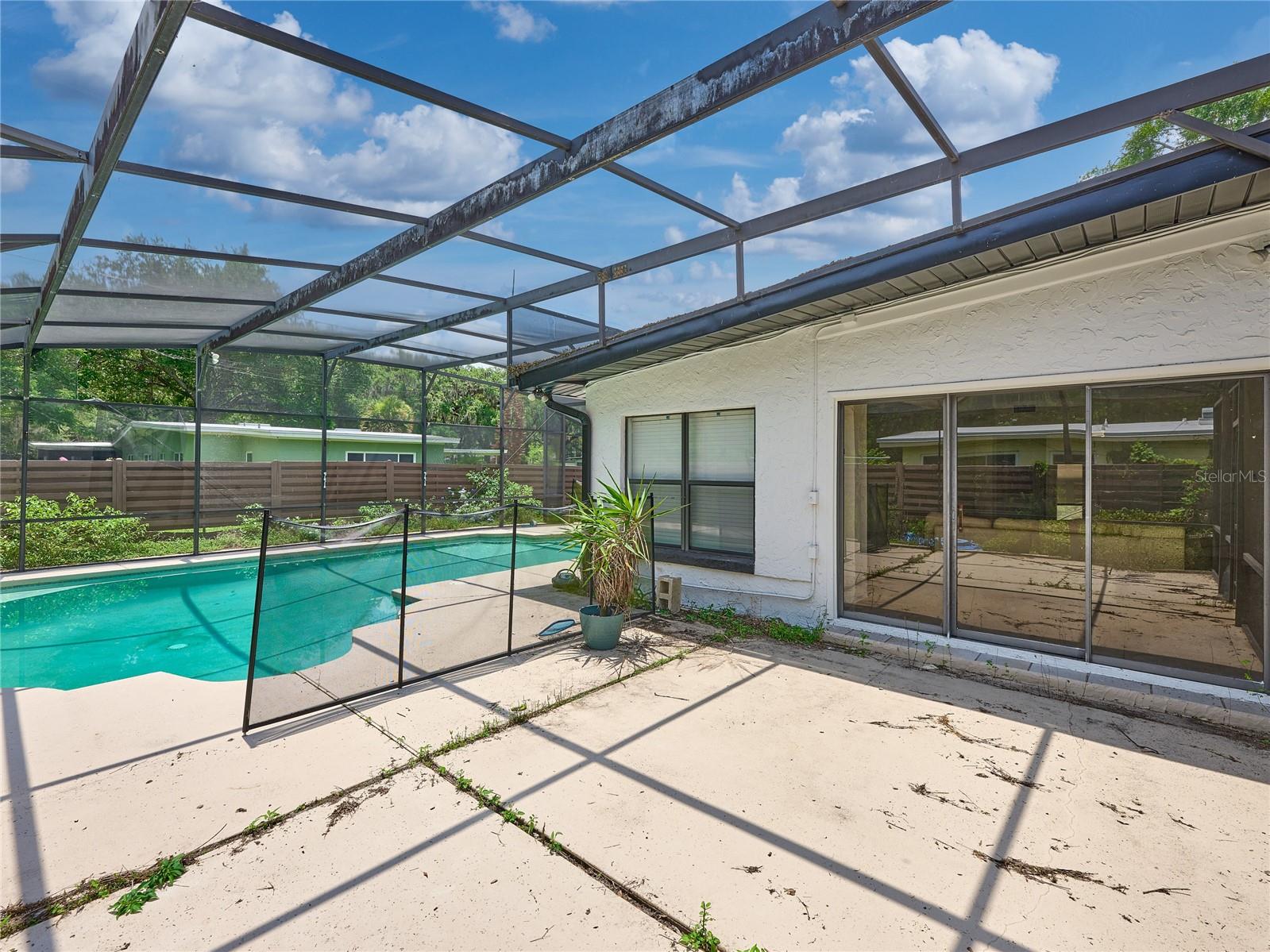 GROVE MANORS - Residential