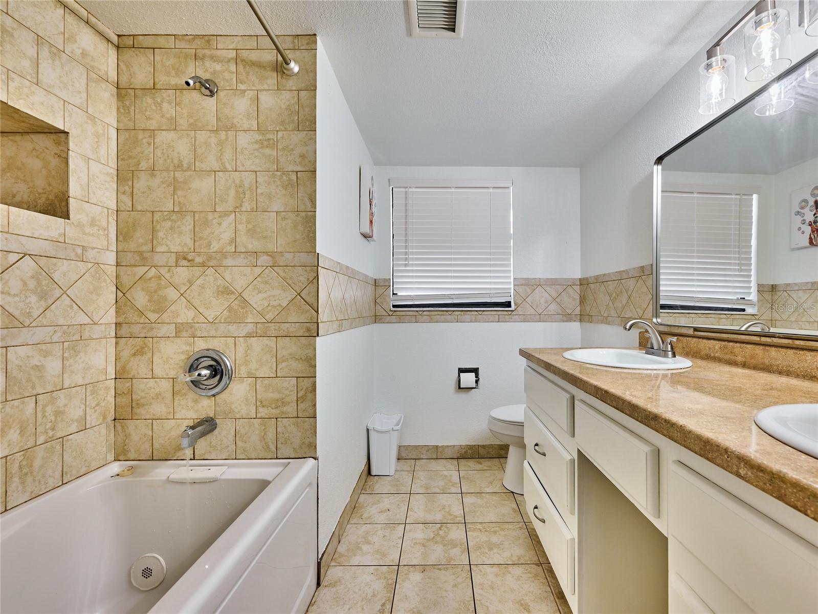 GROVE MANORS - Residential