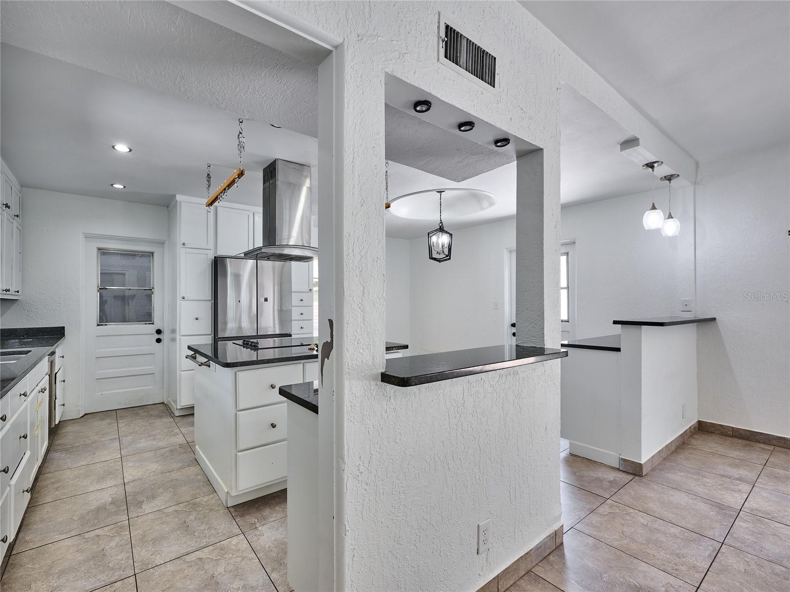 GROVE MANORS - Residential