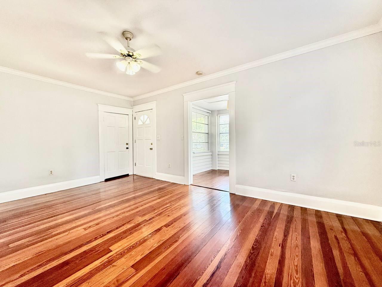 NORTH SUBURB BEAUTIFUL - Residential Lease