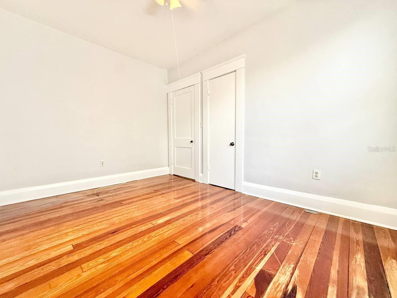 NORTH SUBURB BEAUTIFUL - Residential Lease