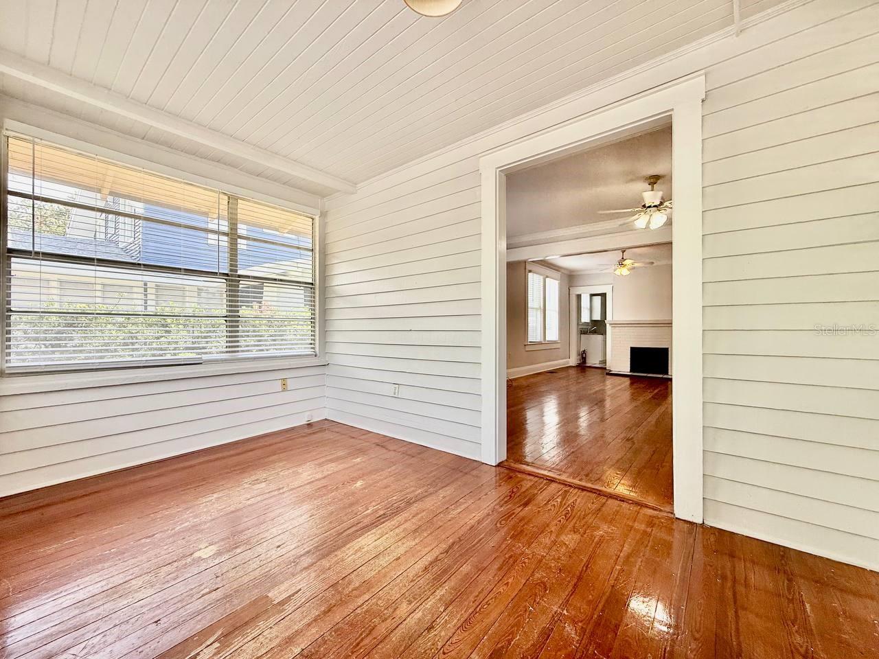 NORTH SUBURB BEAUTIFUL - Residential Lease