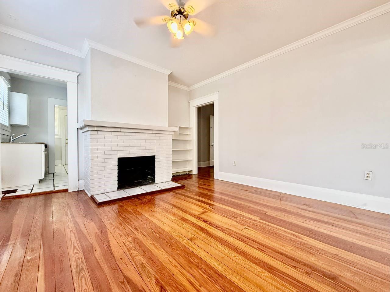 NORTH SUBURB BEAUTIFUL - Residential Lease