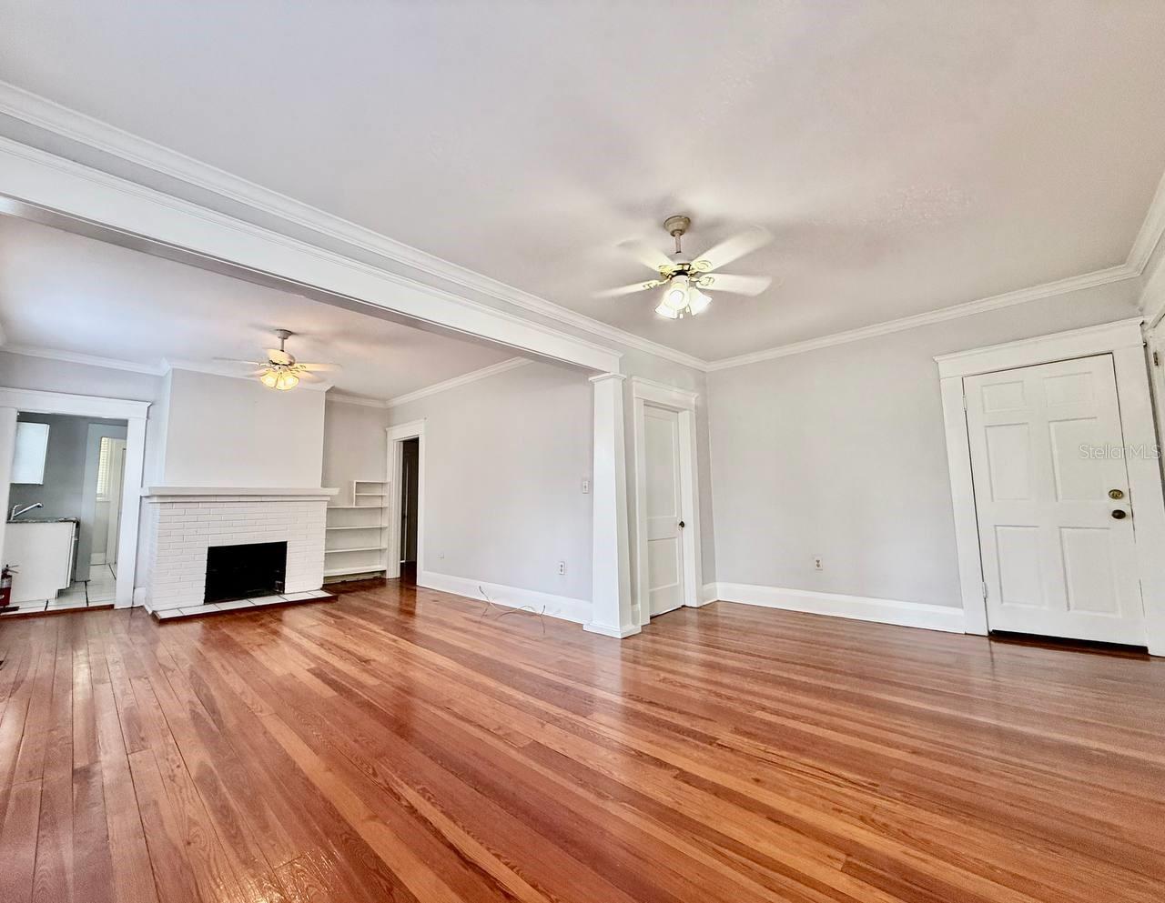 NORTH SUBURB BEAUTIFUL - Residential Lease