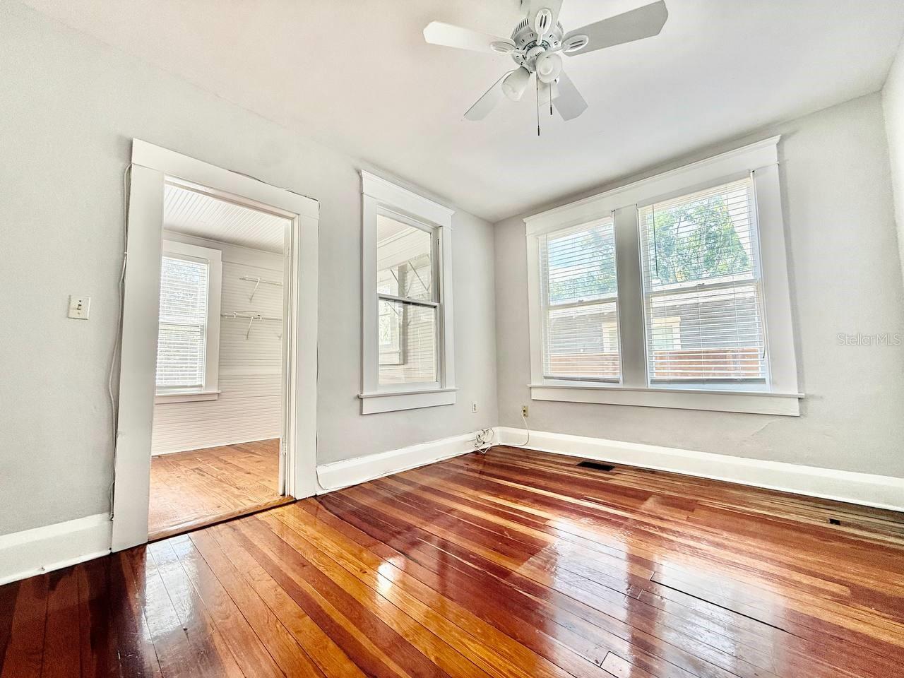 NORTH SUBURB BEAUTIFUL - Residential Lease