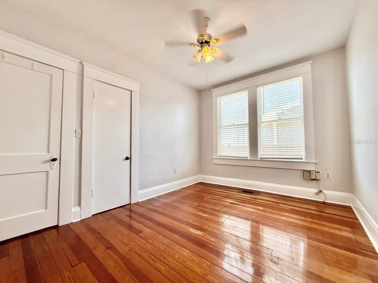 NORTH SUBURB BEAUTIFUL - Residential Lease