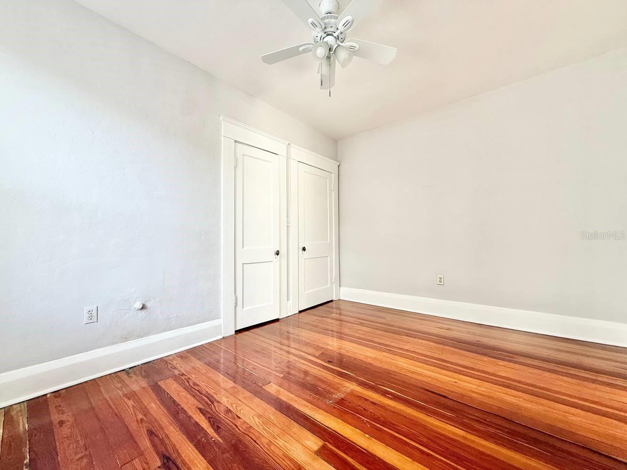 NORTH SUBURB BEAUTIFUL - Residential Lease