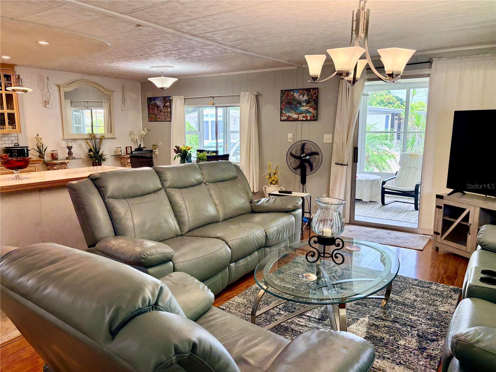 LAUREL ESTATES - Residential