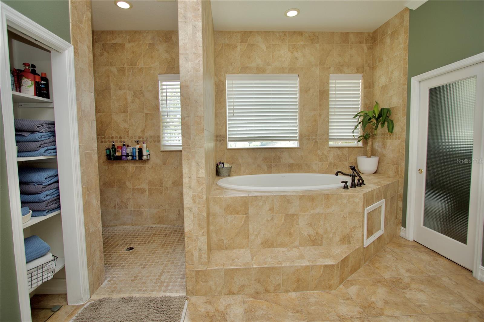 ROLLINS ESTATES - Residential