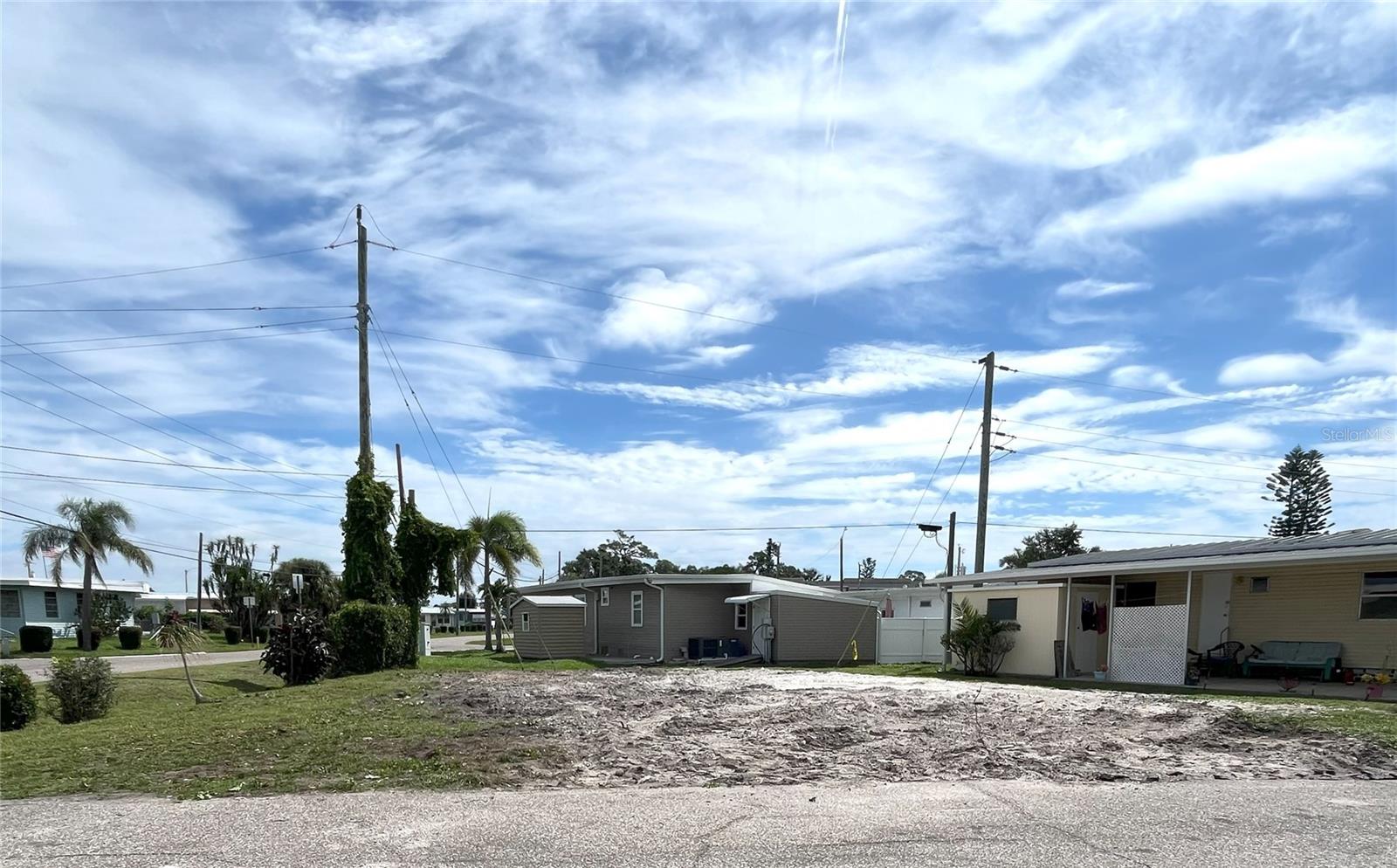 TRAILER ESTATES FIRST ADD - Land