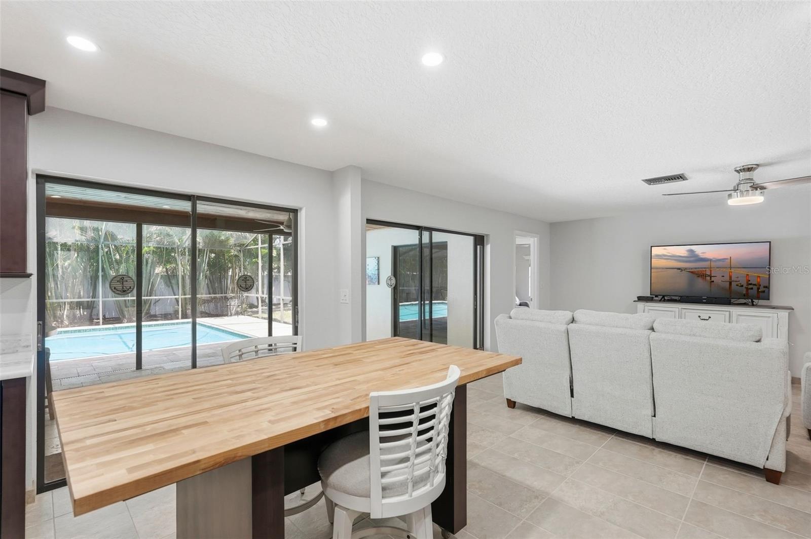 BLUFFS FIRST ADD THE - Residential
