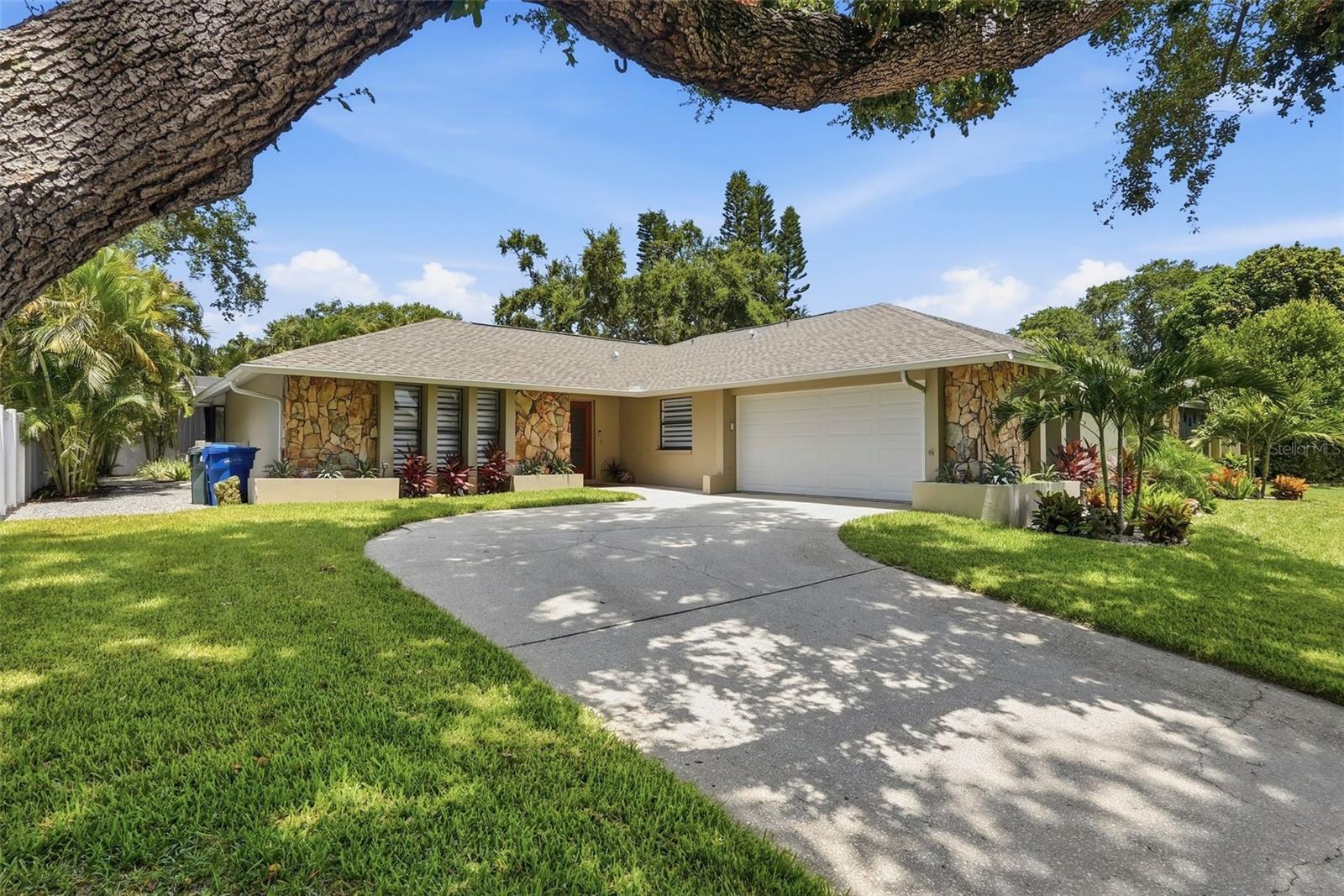 BLUFFS FIRST ADD THE - Residential