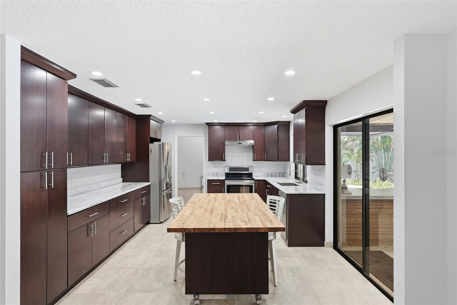 BLUFFS FIRST ADD THE - Residential