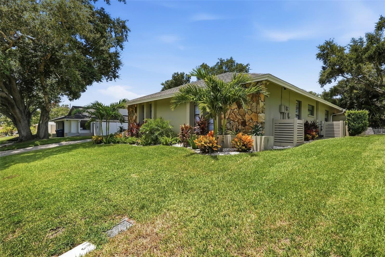 BLUFFS FIRST ADD THE - Residential