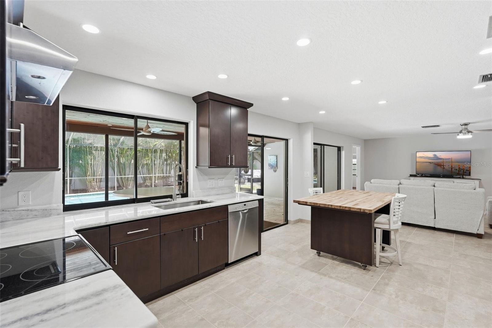 BLUFFS FIRST ADD THE - Residential