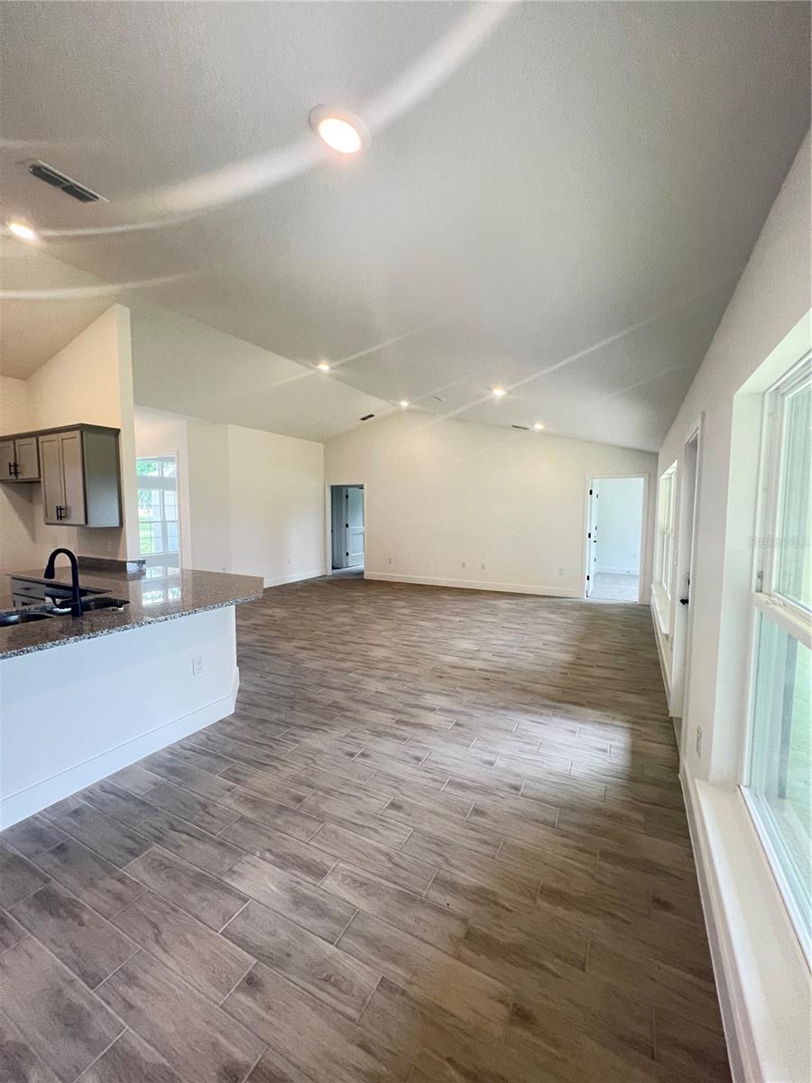 HILL COUNTRY ESTATES - Residential